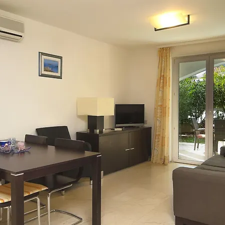 Sunny Terrace Apartman *