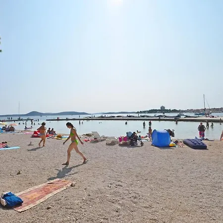 Sunny Terrace Apartment *